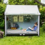 Bild von Plus Spielhaus Shelter auf Rädern 120 x 203 x 198cm
