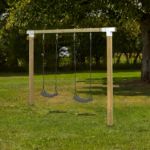 Immagine di Plus Cubic Schaukelgestell mit 2 schwarzen Schaukeln 268 x 9 x 209 cm druckimprägniert