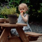 Bild von Plus Tiny - Kinder Picknicktisch Kombimöbel 90 cm ThermoWood